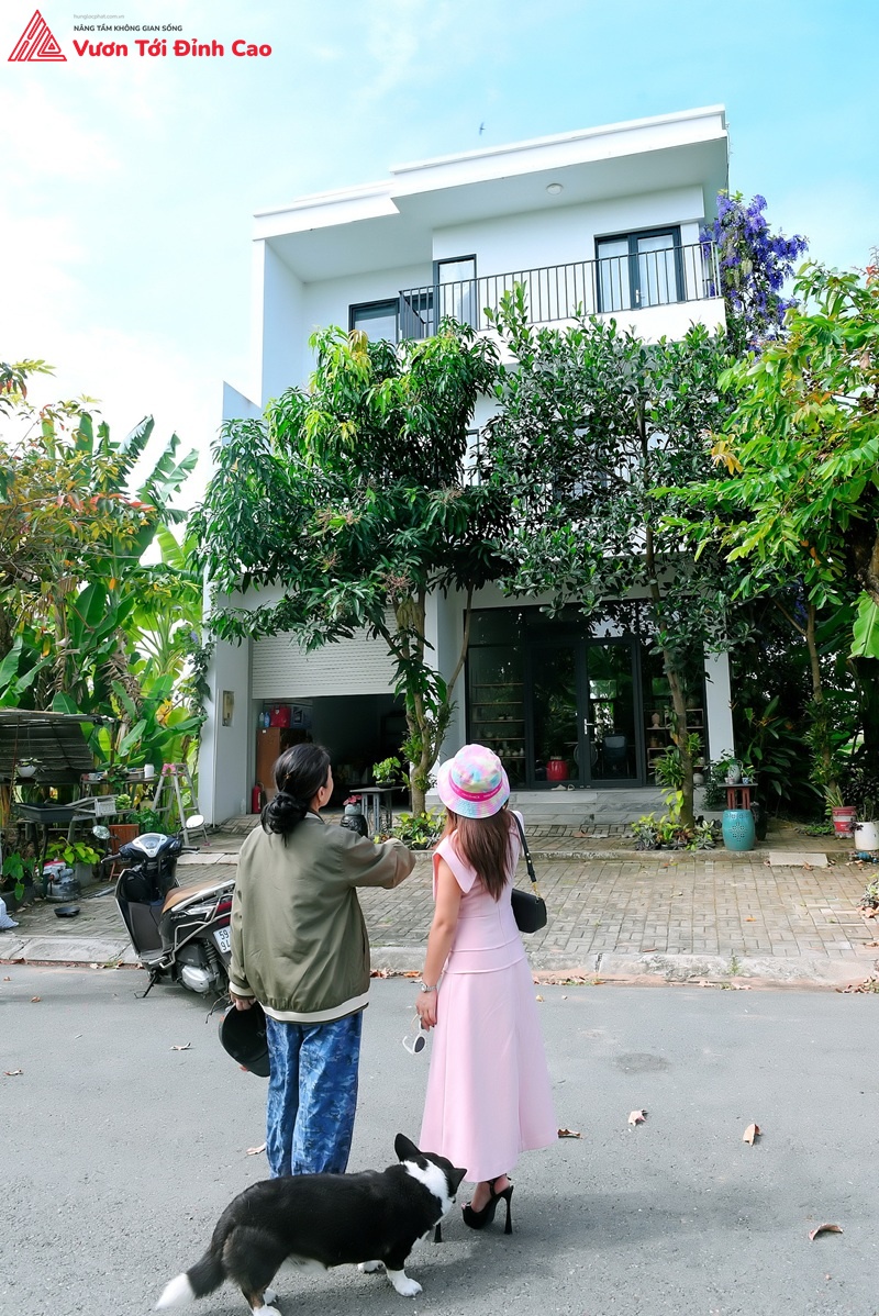 Từng căn nhà, từng lối đi đều mang hơi thở của một cuộc sống an lành